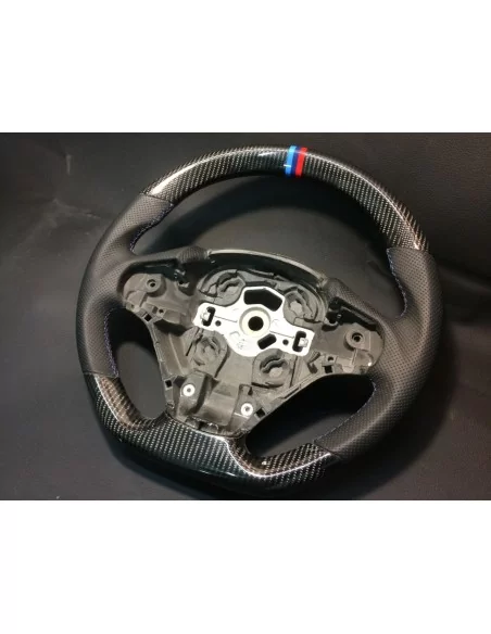  - Volant - BMW F30 F31 F15 F16 Volant en cuir carbone - 2 - Achetez votre volant BMW F30 F31 F15 F16 en cuir carbone chez Tunev