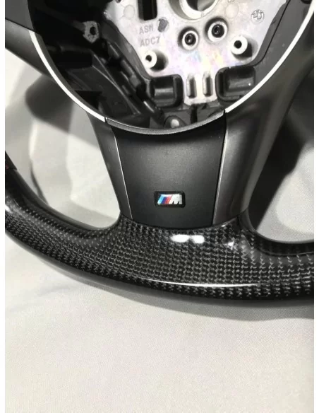  - Volant - BMW E60 E63 E61 Volant en cuir carbone - 2 - Améliorez votre conduite avec le volant BMW E60 E63 E61 en cuir carbone