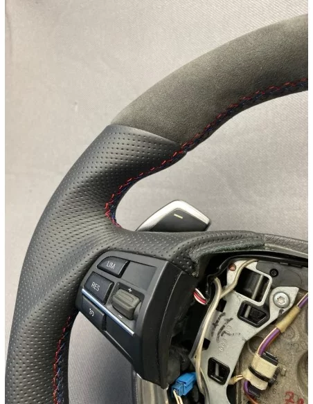  - Volante - BMW F10 F01 Volante Alcantara Carbono - 4 - ¡Mejore su BMW con el volante F10 F01 Alcantara Carbon en Tuneverse! Ex