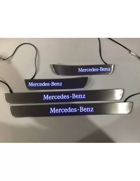  - logo & Emblems - Juego de umbrales de puerta iluminados con LED Mercedes-Benz - 5 - Actualice su Mercedes-Benz con este elega