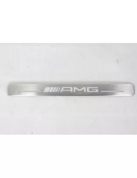  - Mercedes-Benz - 用于梅赛德斯-奔驰 W463A W464 G 级轿车的金属色 AMG LED 发光门踏板 4 件 - 2 - 为您的梅赛德斯 W463A W464 车型升级金属质感的 AMG LED 照明门踏板，打造时尚入口。提升您的