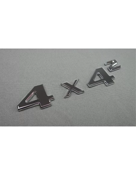  - Logos & Emblems - 4x4 方形徽章行李箱徽章镀铬贴纸（金属 4 件），适用于梅赛德斯 G Wagon W463 4x4 - 4 - 为您的梅赛德斯 W463 购买镀铬金属 4x4 方形徽章后备箱徽。这款独特的徽章可提升您车辆的风格！