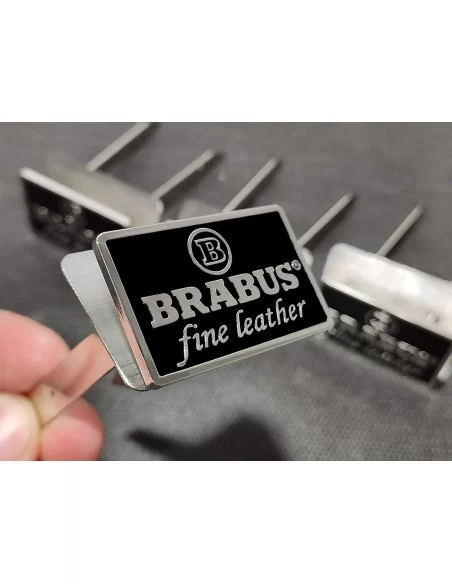  - Logos & Emblems - 用于梅赛德斯-奔驰 W463 G 级轿车的黑色金属 Brabus 高级真皮座椅徽章套装 - 3 - 使用 Metallic Brabus 黑色高级真皮座椅徽章，提升您的梅赛德斯-奔驰 W463 的档次。为您的内饰增