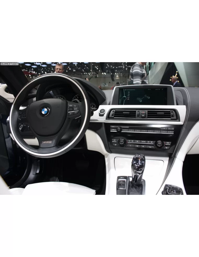  - BMW - BMW 6er (F12) 2011 - 2018 Multimedia 8,8" ExtraShield Verkleidungsschutz - 1 - Schützen Sie Ihr BMW 6er F12 Multimedia-