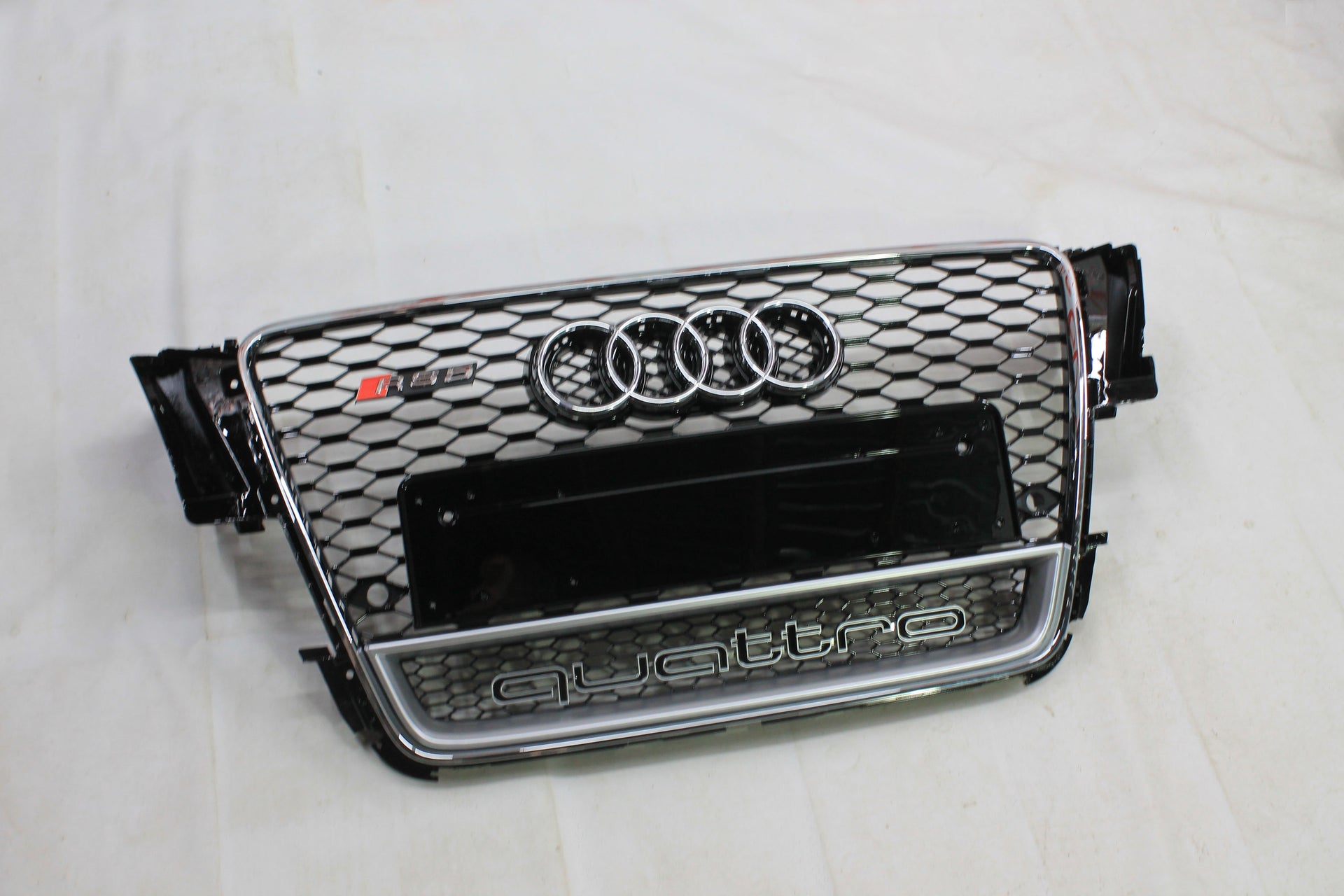 Für Audi A5 8T 2008-2011 Wabengrill Grill RS5 Chrome Quattro Optik