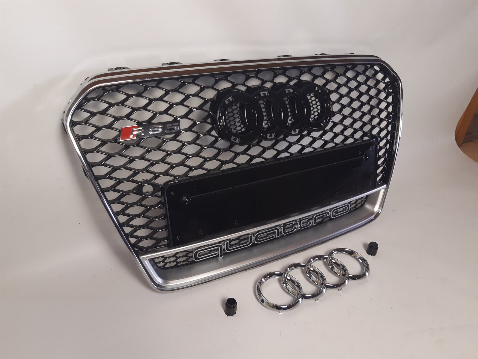 Für Audi A5 8T 2012-2015 Kühlergrill Grill RS5 Chrome Quattro Optik